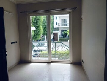 2.5 BHK Builder Floor For Sale in Central Park Flower Valley, Sohna Sector 33