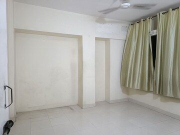 Bedroom in 1 BHK Apartment at Tingre Nagar – for Rent