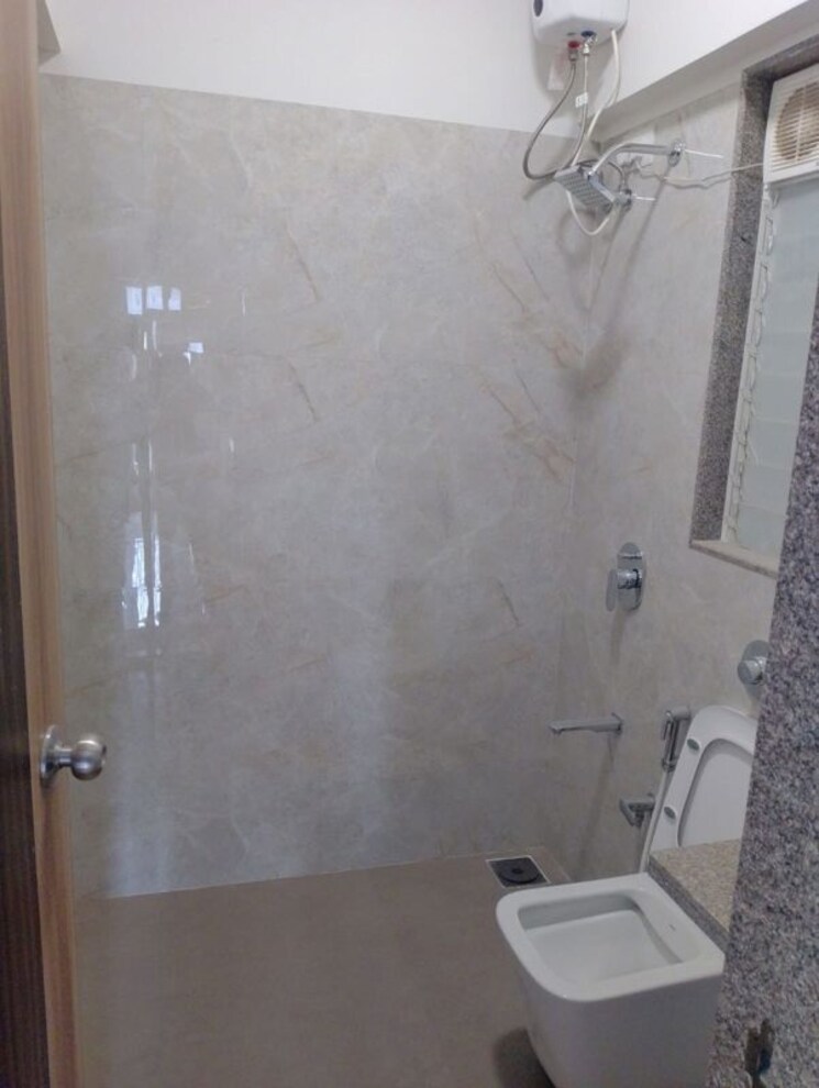 Bathroom, zee-ashtavinayak 2 Bedroom 700 Sq.Ft. Apartment In Andheri West Mumbai 9970621