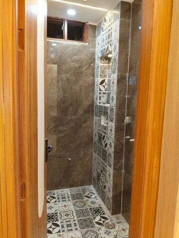 Building Lobby in 3 BHK Builder Floor at Uttam Nagar – for Sale