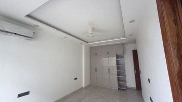 Room in 3 BHK Apartment at Emaar Marbella, Sector 66 – for Rent