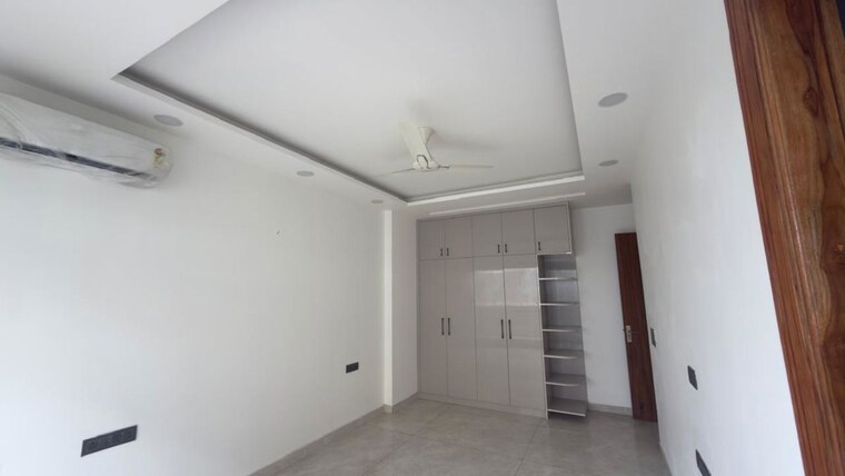 Room, emaar-marbella 3 Bedroom 2403 Sq.Ft. Apartment In Sector 66 Gurgaon 9970633