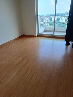 Room in 4 BHK Apartment at Bestech Park View Spa, Sector 47 – for Rent