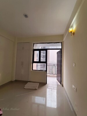 Room in 3 BHK Apartment at Amolik Sankalp, Sector 85 – for Rent