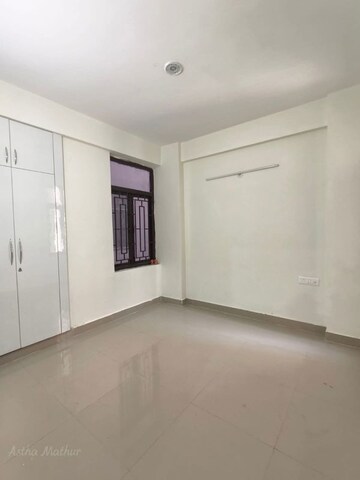 Room in 3 BHK Apartment at Amolik Sankalp, Sector 85 – for Rent