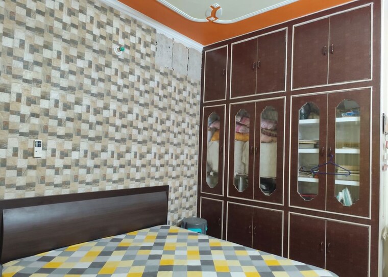 Bedroom, unitech-south-city 5 Bedroom 2025 Sq.Ft. Independent House In South City Lucknow 9970653