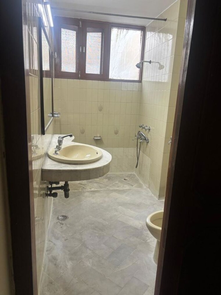 Bathroom, panchsheel enclave 3 Bedroom 2385 Sq.Ft. Builder Floor In Panchsheel Enclave Delhi 9970655