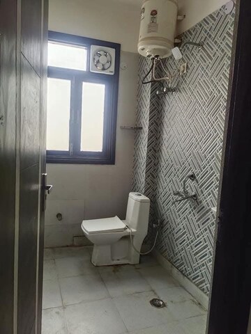 Bathroom in 2 BHK Builder Floor at Palm Residency Chhatarpur, Chattarpur – for Rent