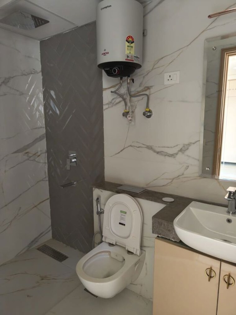 Bathroom, emaar-emerald-floors-premier 3 Bedroom 1590 Sq.Ft. Apartment In Sector 65 Gurgaon 9970697
