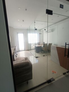 Office Space For Sale in Uptown Insignia