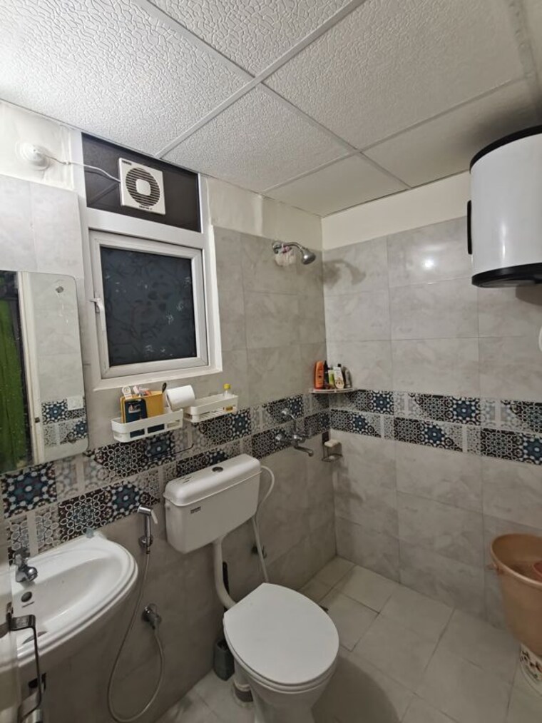 Bathroom, emaar-emerald-floors-premier 4 Bedroom 1975 Sq.Ft. Apartment In Sector 65 Gurgaon 9970713