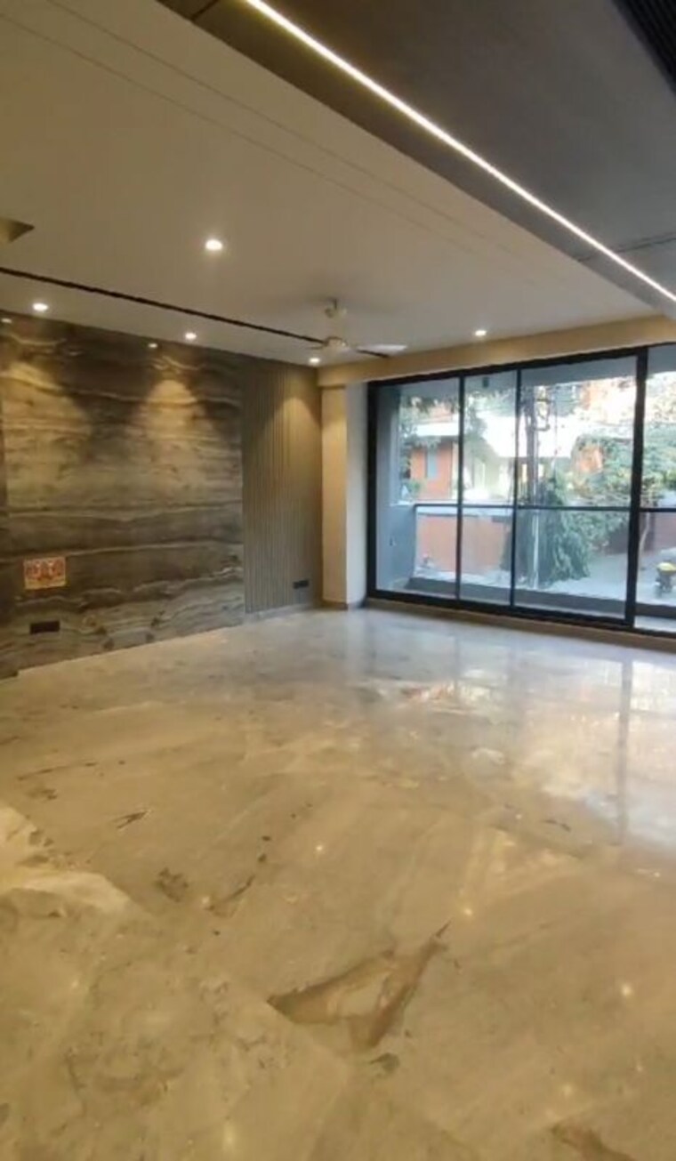 Living Room, dlf phase i 4 Bedroom 2700 Sq.Ft. Apartment In Dlf Phase I Gurgaon 9970714