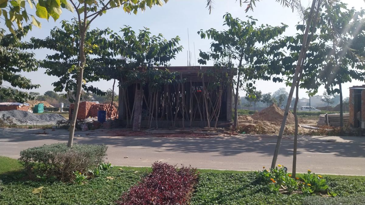 Plot For Sale in BPTP District Phase 2