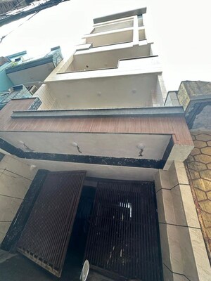 4 BHK Builder Floor – Exterior View View at East Delhi - for Sale