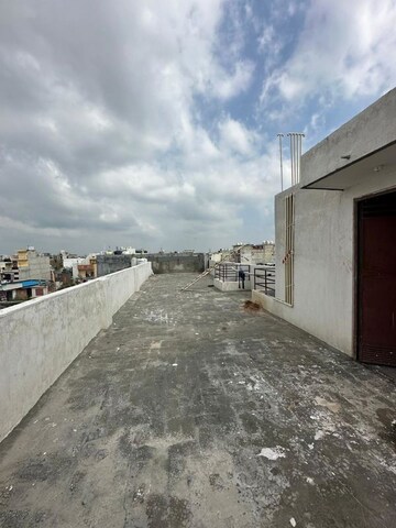 Terrace in 4 BHK Builder Floor at East Delhi – for Sale