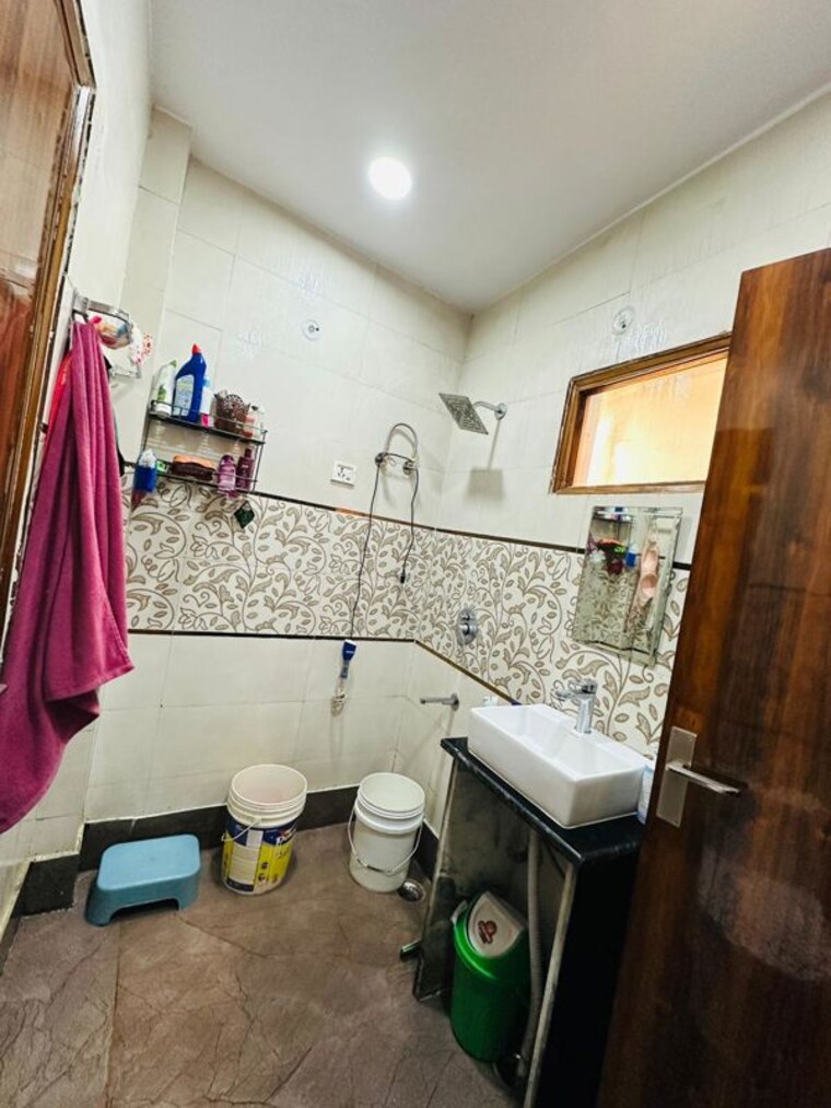 Bathroom, east delhi 4 Bedroom 1368 Sq.Ft. Builder Floor In East Delhi Delhi 9954872