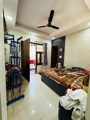 Bedroom in 4 BHK Builder Floor at East Delhi – for Sale