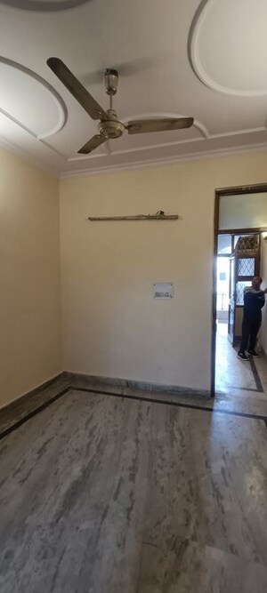 Room in 1 BHK Builder Floor at Rohini Sector 7 – for Sale