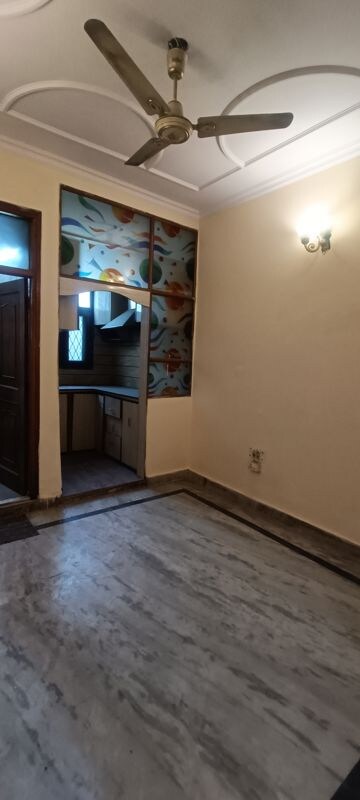 Room in 1 BHK Builder Floor at Rohini Sector 7 – for Sale