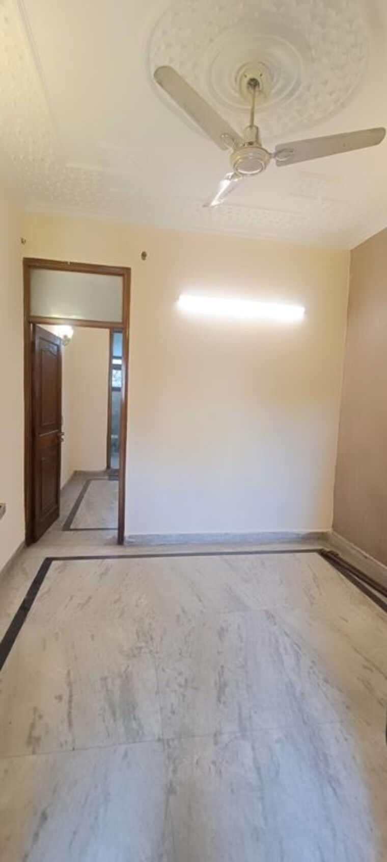 Room, rohini sector 7 1 Bedroom 450 Sq.Ft. Builder Floor In Rohini Sector 7 Delhi 9970751
