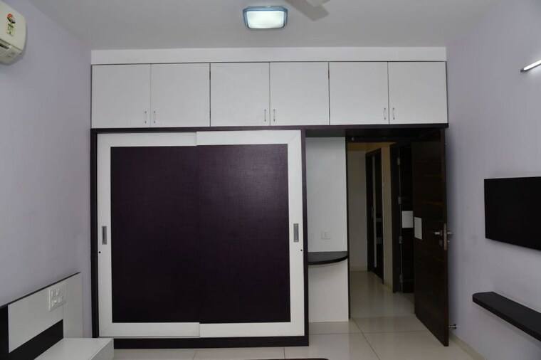 Room, thaltej 4 Bedroom 3000 Sq.Ft. Apartment In Thaltej Ahmedabad 9970753