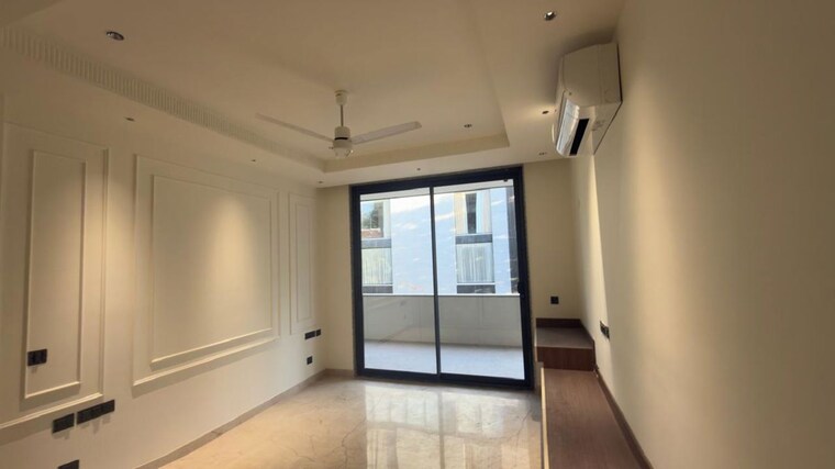 Room, emaar-mgf-emerald-hills 4 Bedroom 4050 Sq.Ft. Apartment In Sector 65 Gurgaon 9970398