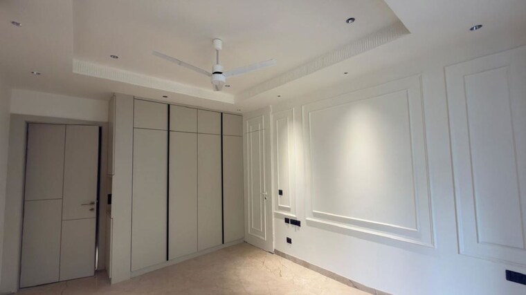 Room, emaar-mgf-emerald-hills 4 Bedroom 4050 Sq.Ft. Apartment In Sector 65 Gurgaon 9970398