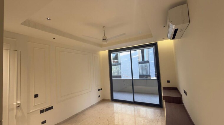 Room, emaar-mgf-emerald-hills 4 Bedroom 4050 Sq.Ft. Apartment In Sector 65 Gurgaon 9970398