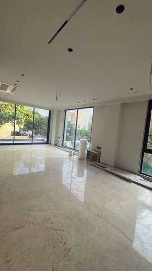 Room in 4 BHK Apartment at Emaar MGF Emerald Hills, Sector 65 – for Rent