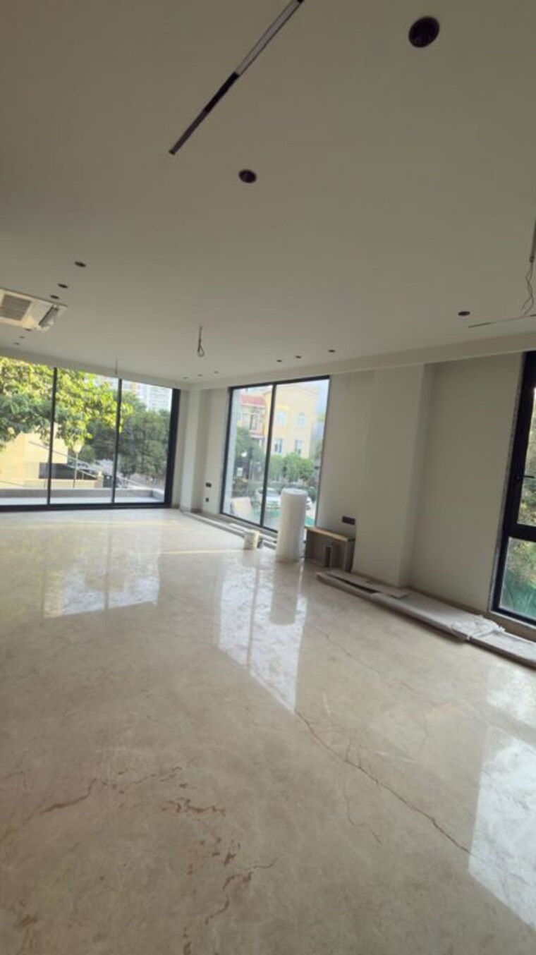 Room, emaar-mgf-emerald-hills 4 Bedroom 4050 Sq.Ft. Apartment In Sector 65 Gurgaon 9970398