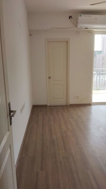 3 BHK Apartment For Rent in Pareena Express Heights, Sector 99