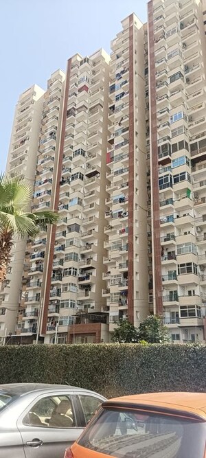 2 BHK Apartment For Rent in Nirala Estate, Tech Zone 4 Greater Noida