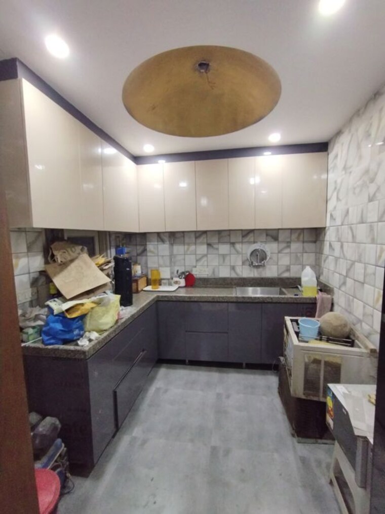 Kitchen, shivalik colony 3 Bedroom 1800 Sq.Ft. Builder Floor In Shivalik Colony Delhi 9970787