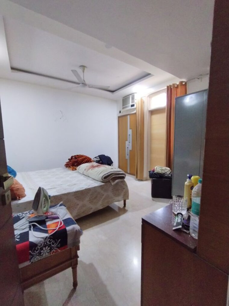 Living Room, shivalik colony 3 Bedroom 1800 Sq.Ft. Builder Floor In Shivalik Colony Delhi 9970787