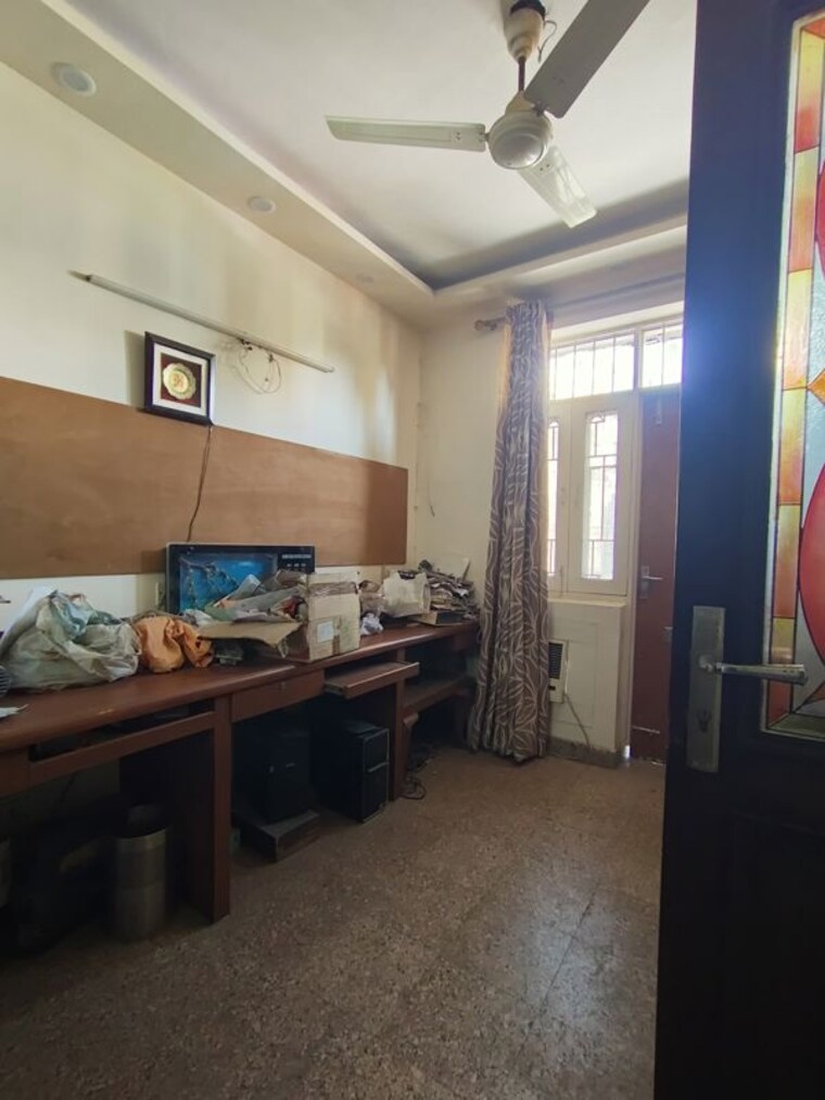 Kitchen, shivalik colony 3 Bedroom 1800 Sq.Ft. Builder Floor In Shivalik Colony Delhi 9970787
