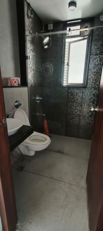 Bathroom in 2.5 BHK Apartment at Amanora Gateway Towers, Hadapsar – for Sale