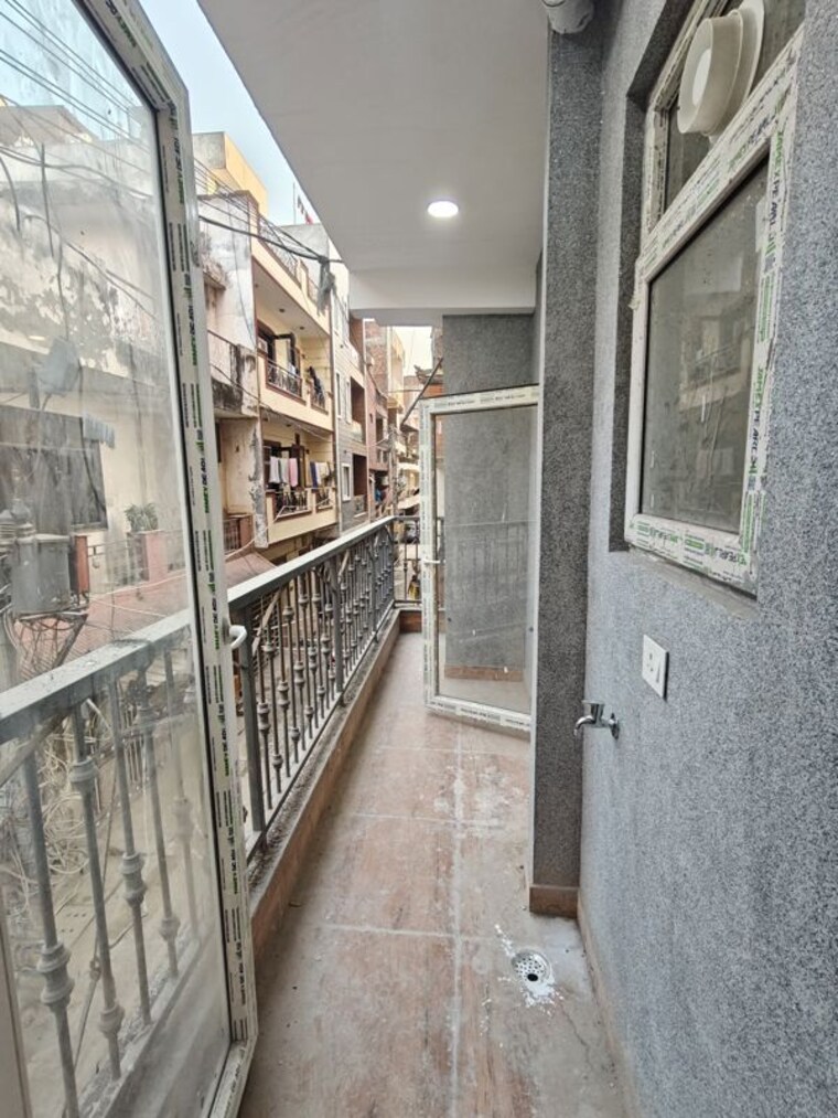 Balcony, chattarpur 2 Bedroom 750 Sq.Ft. Builder Floor In Chattarpur Delhi 9970791