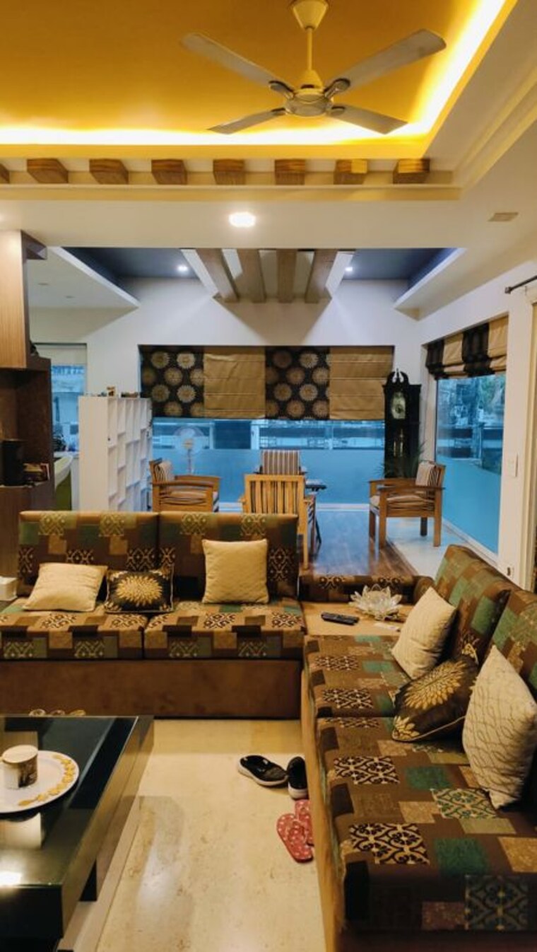 Living Room, sector 44 6+ Bedroom 450 Sq.Mt. Villa In Sector 44 Noida 9970792