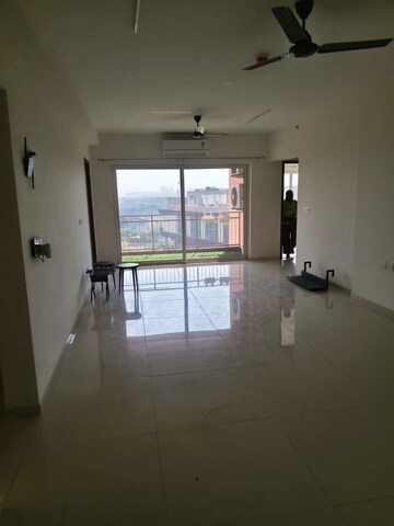 Room in 3 BHK Apartment at Shapoorji Pallonji Joyville Gurgaon, Sector 102 – for Rent