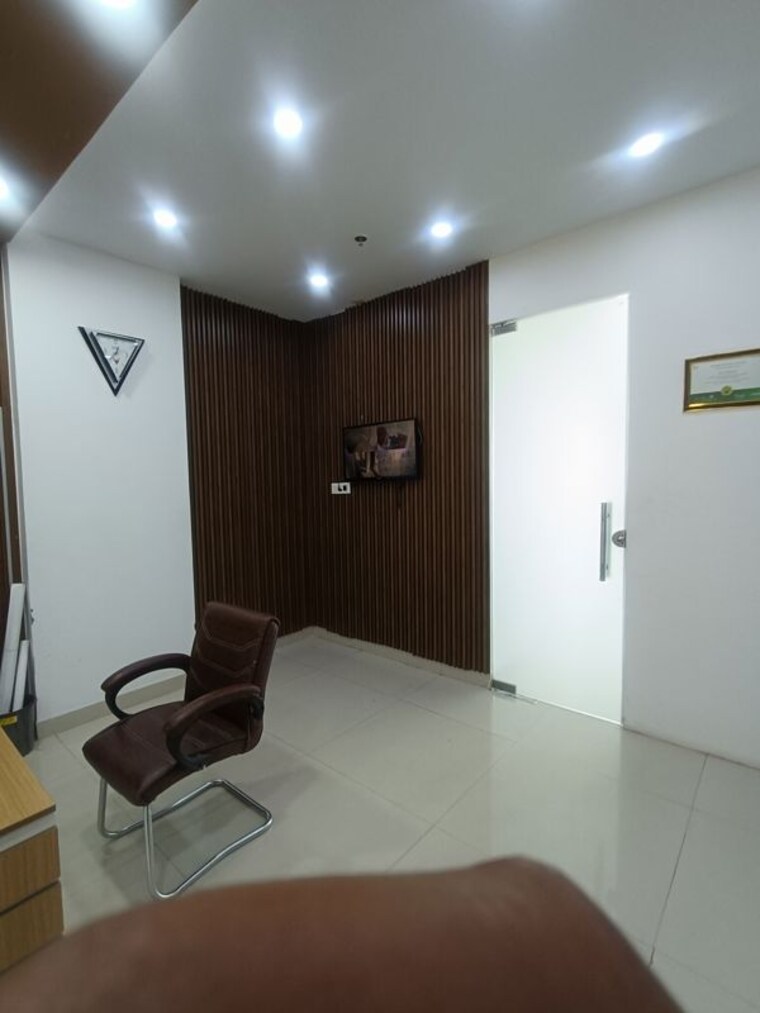 Floor Plan, uptown-insignia Commercial Office Space 690 Sq.Ft. In International Airport Road Zirakpur 9970796