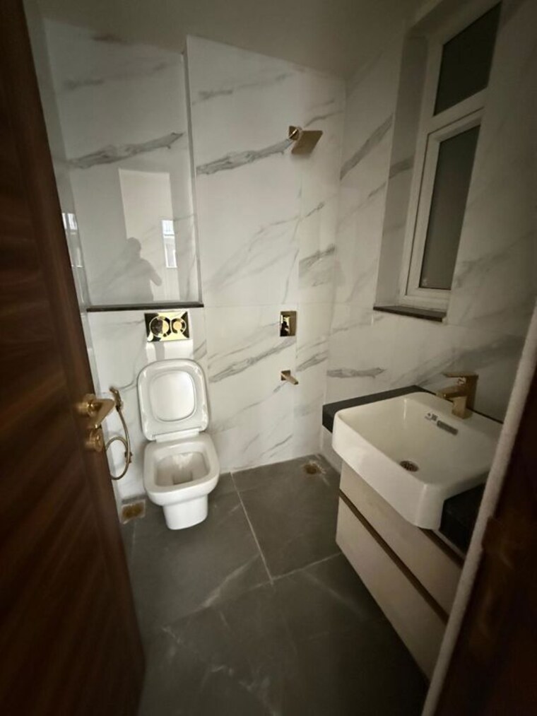 Bathroom, smart-world-orchard 3 Bedroom 1630 Sq.Ft. Apartment In Sector 61 Gurgaon 9970798