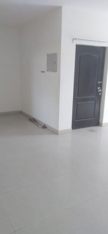Room in 2 BHK Apartment at Omaxe The Resort, South Mullanpur – for Rent
