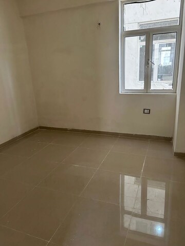 Room in 3 BHK Apartment at ROF Aalayas, Sector 102 – for Rent