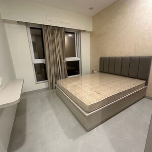 Room in 3 BHK Apartment at Shraddha Elite, Poisar – for Rent