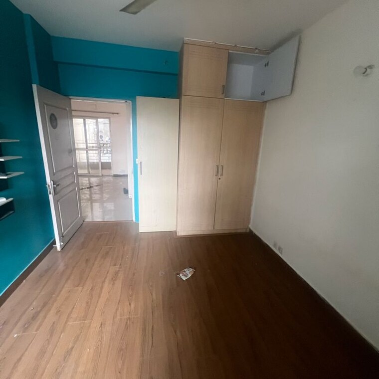 Room, bptp-the-resort 2 Bedroom 1420 Sq.Ft. Apartment In Mortzapur Faridabad 9970836