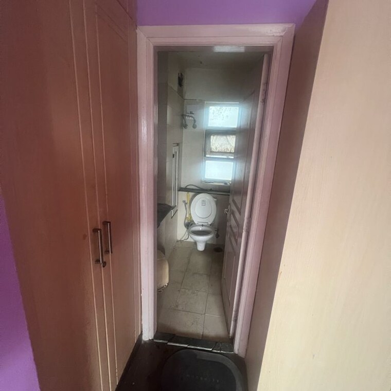 Attached Bathroom, bptp-the-resort 2 Bedroom 1420 Sq.Ft. Apartment In Mortzapur Faridabad 9970836