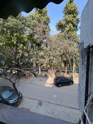 Parking in 2.5 BHK Builder Floor at Anupam Garden – for Rent