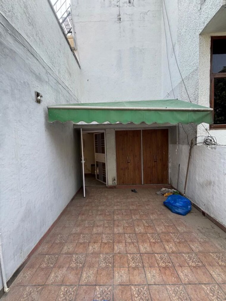 Exterior View, anupam garden 2.5 Bedroom 150 Sq.Yd. Builder Floor In Anupam Garden Delhi 9970869
