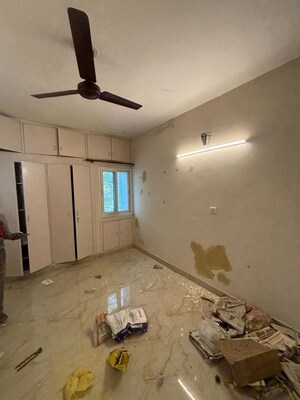 Living Room in 2.5 BHK Builder Floor at Anupam Garden – for Rent