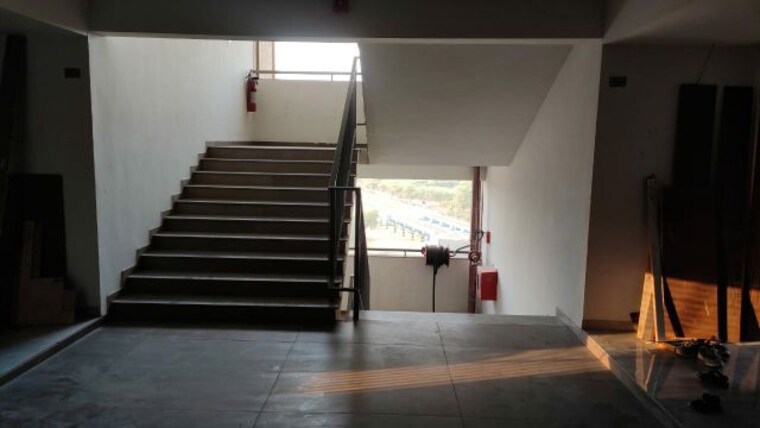 Room, vaishnodevi circle 3 Bedroom 1015 Sq.Ft. Apartment In Vaishnodevi Circle Ahmedabad 9970891